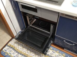 大阪のキッチン取付け隊　電気オーブンの取替　　　